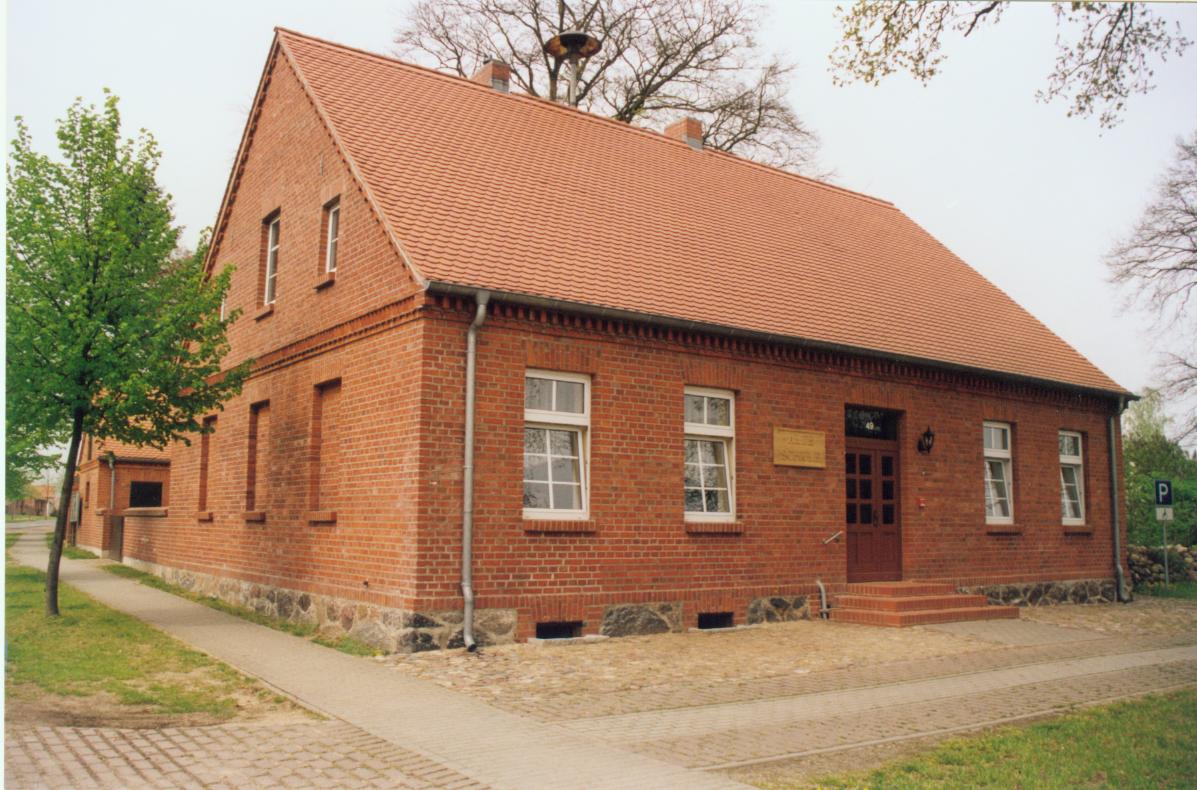 saniertes Schulgebäude Wernikow