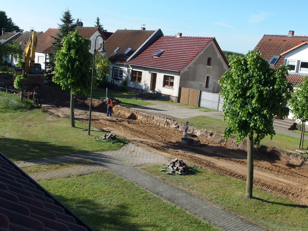 Arbeiten an der Dorfstrasse Teil 1