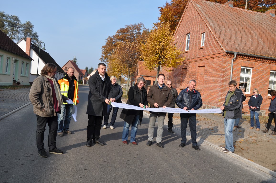 Dorfstrasse Wernikow Uebergabe 2015