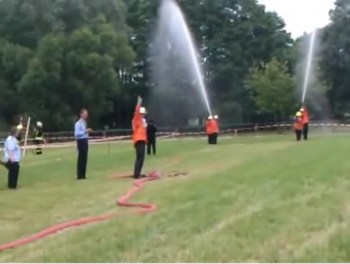 Feuerwehr Wernikow beim Löschangriff 2012