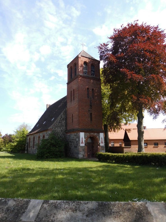 Kirche Wernikow mit Notdach